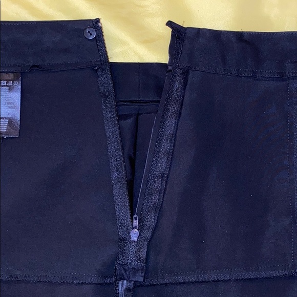 H&M skirt in black color/ size 34 /polyester m - Picture 5 of 11